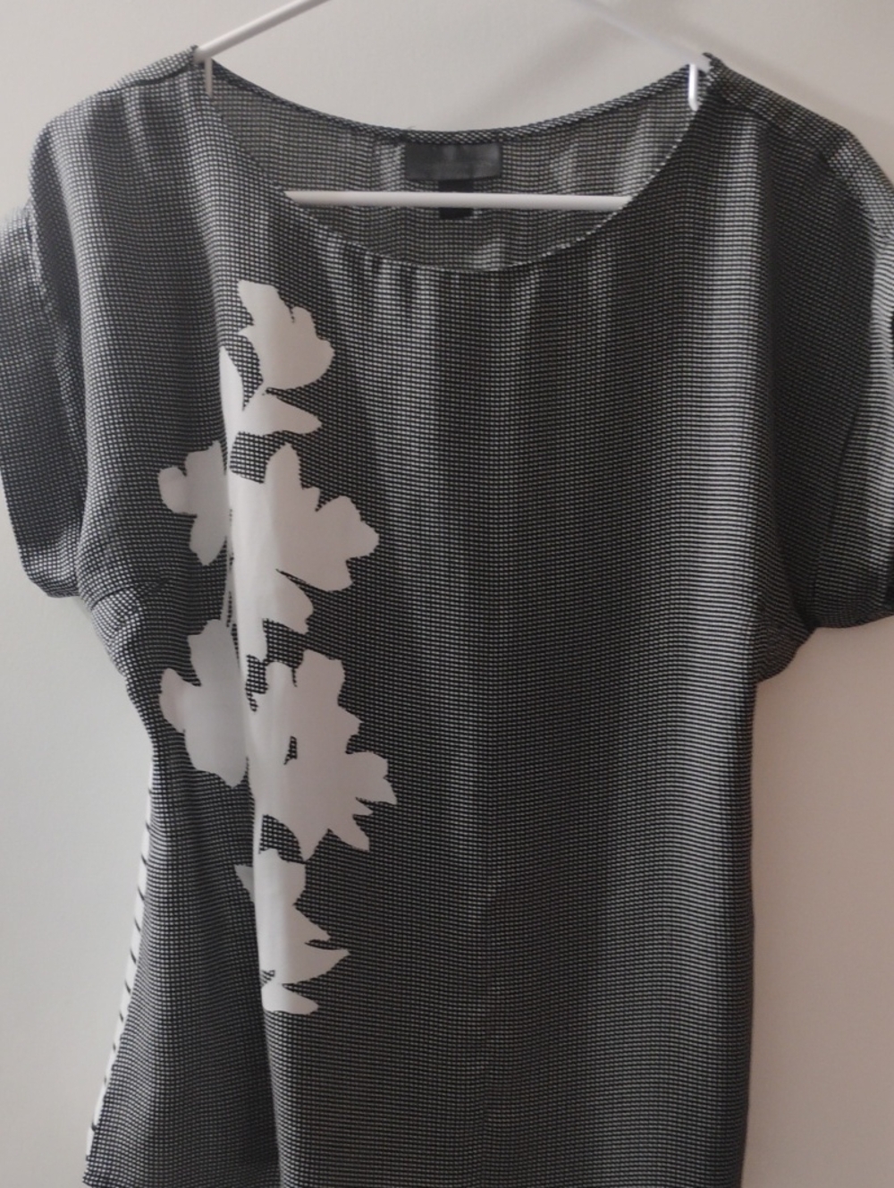 Worthington black and white blouse